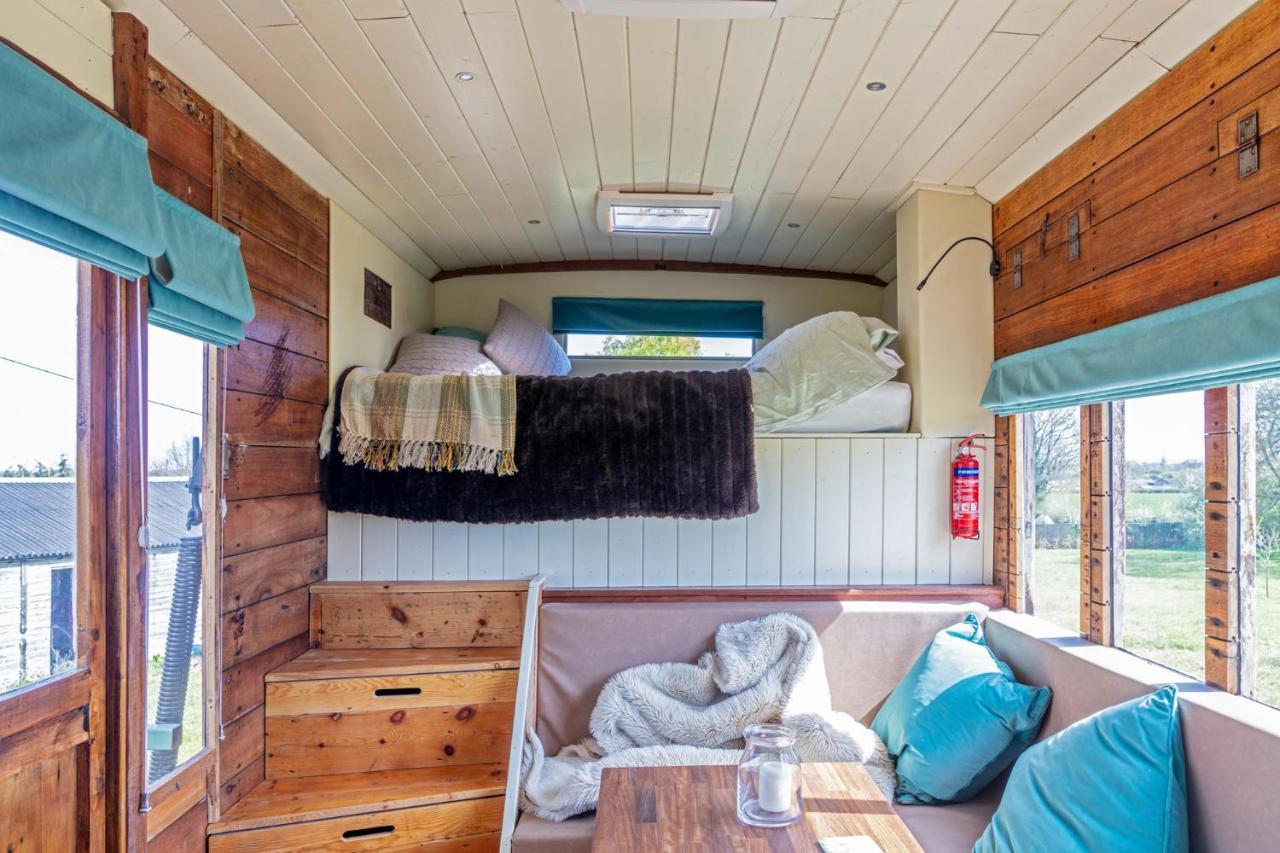 The Hoot Romantic Glamping Southwick  Zewnętrze zdjęcie